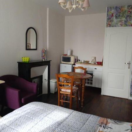 Chambres D'Hotes Les Clematites En Cotentin Saint-Floxel Bagian luar foto